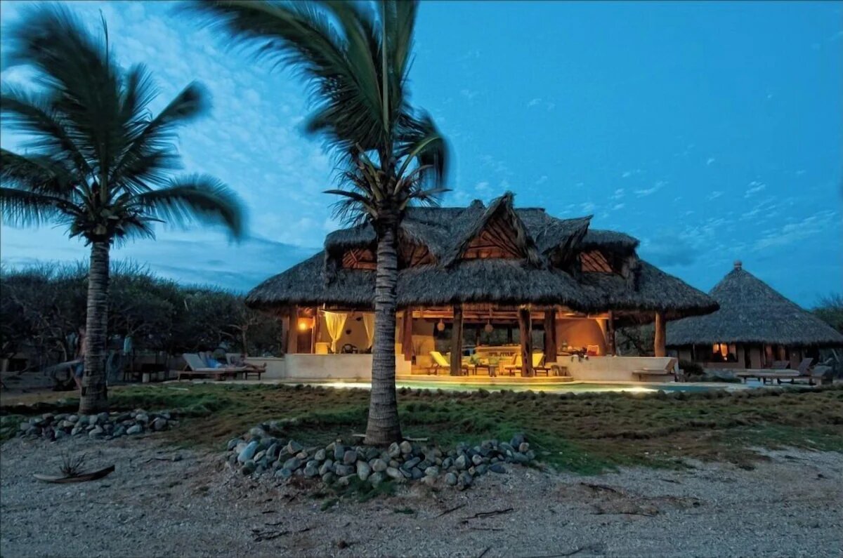 Casa del Surfista, La Saladita, Mexico